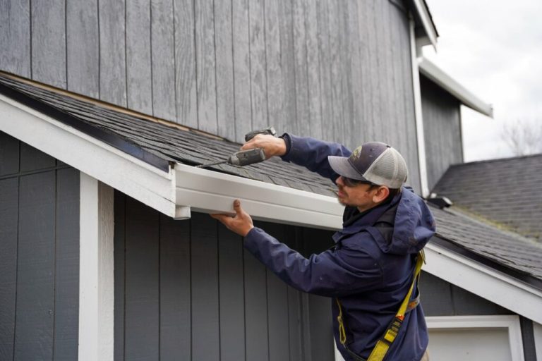 ROOF & GUTTER CLEANING